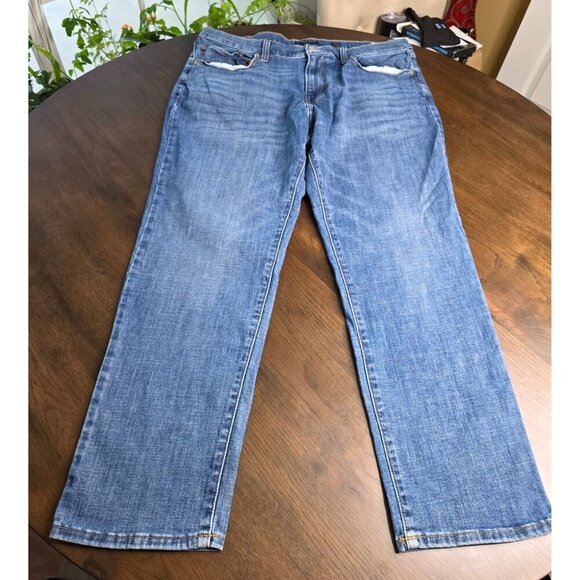 Lucky Brand Men's 223 StraExperience the perfect blend of comfort and style with - Picture 2 of 16